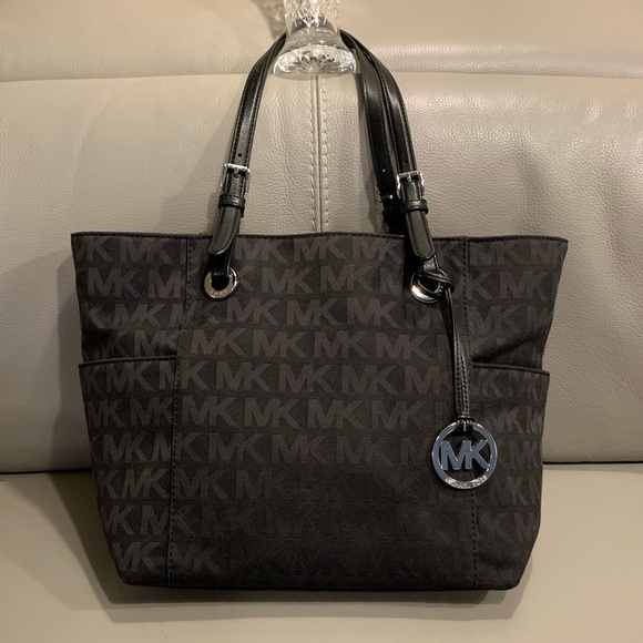 Michael Kors Handbags - Michael Kors Jet Set Fabric/Leather Tote